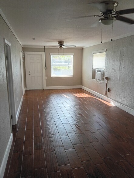 Building Photo - 1208 N 17th St