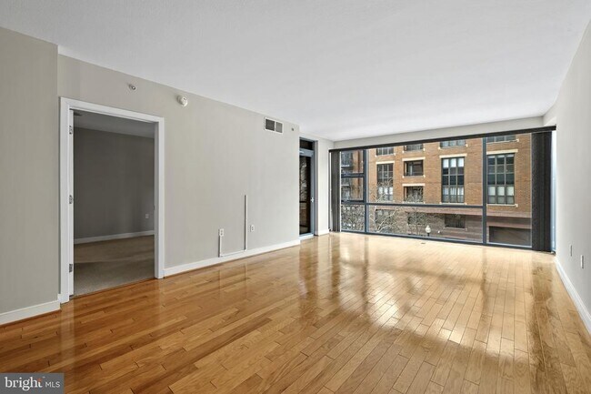 Building Photo - 1117 10th St NW