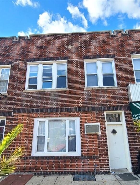 Primary Photo - 7707 Broadway