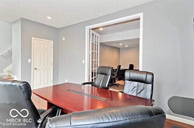 Building Photo - 420 W Main St