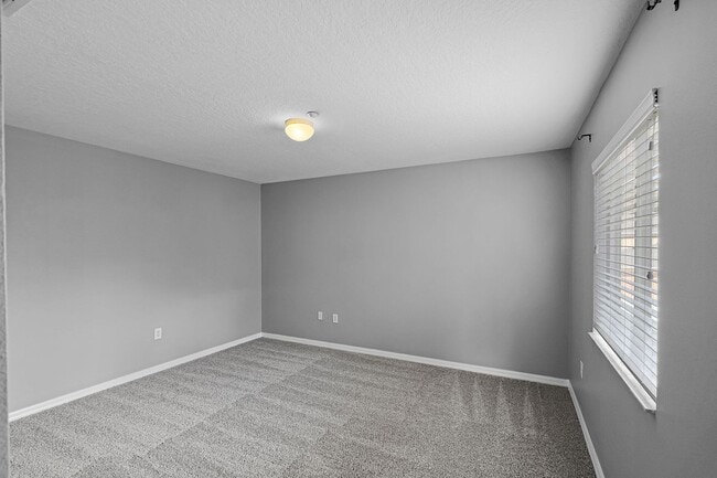 Building Photo - 2/2.5/2 Plus Loft in Gated Winter Garden C...