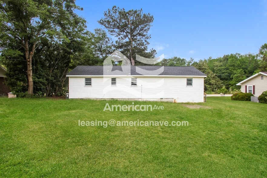 Building Photo - 2325 Boulevard Rd