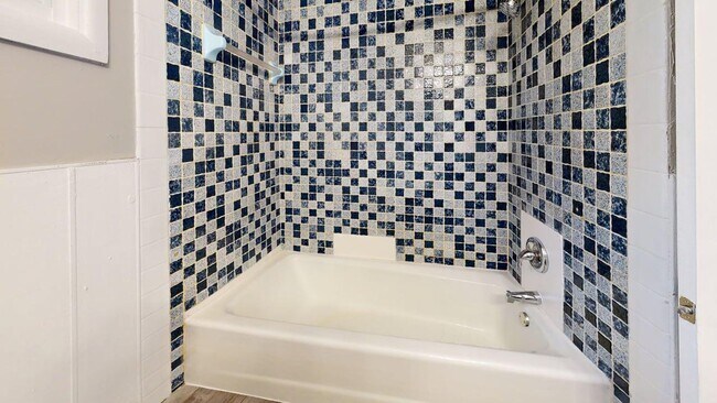 Building Photo - Renovated 3-Bedroom House in Cleveland!