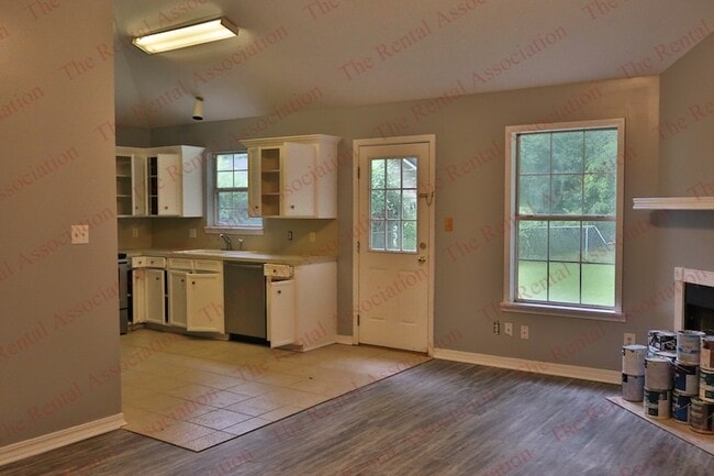 Building Photo - 2248 Loreco St