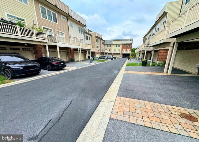 Building Photo - 9160 Landon House Ln