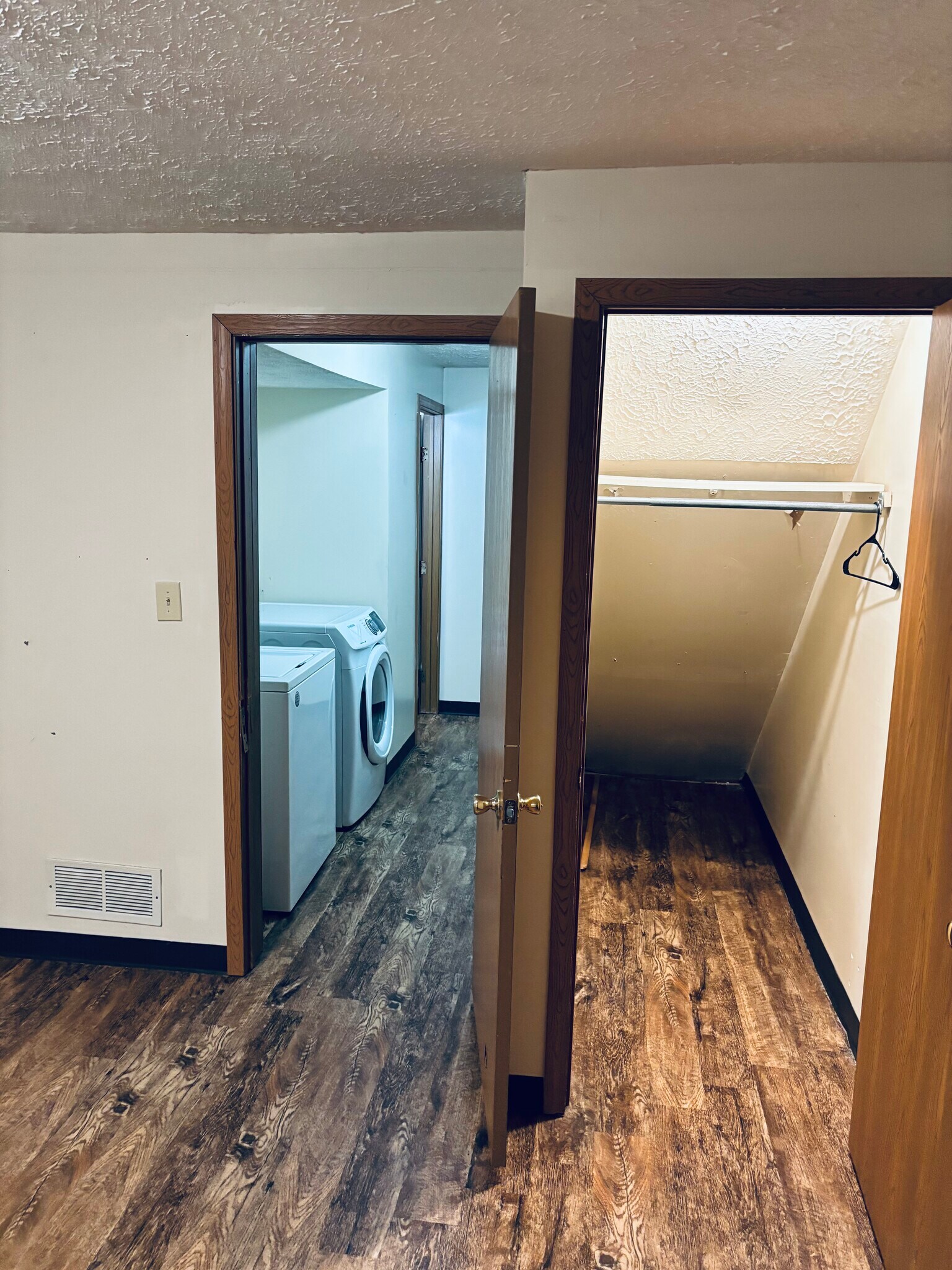 Building Photo - 102 McMillen Ave