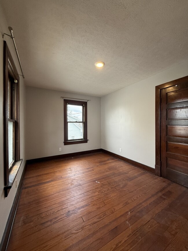 Building Photo - 3221 Wayne Ave