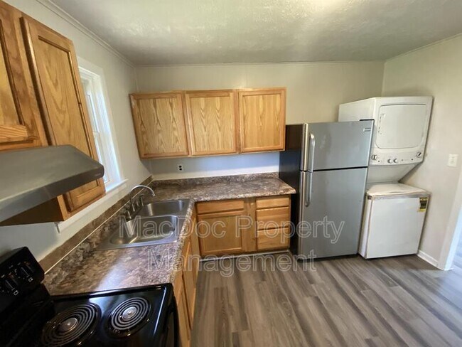 Building Photo - 114-116 Loch Lane Drive Apt 8