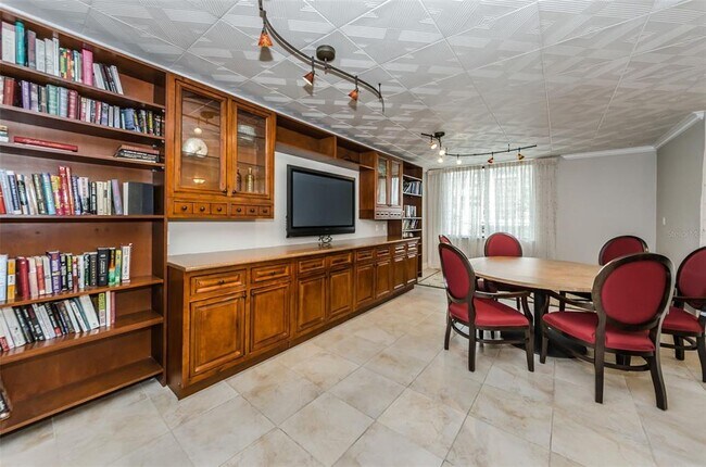 Building Photo - 1460 Gulf Blvd