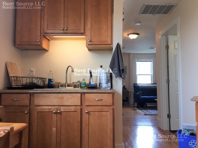 Building Photo - 15 Sargent Ave