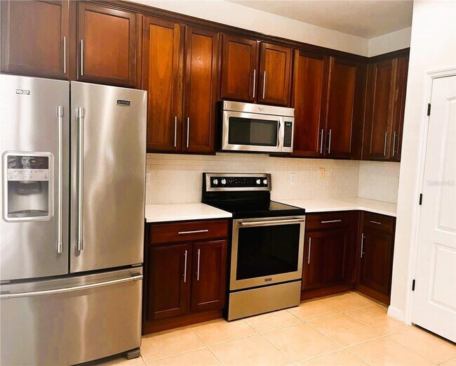 Building Photo - 10777 Garden Lily Dr