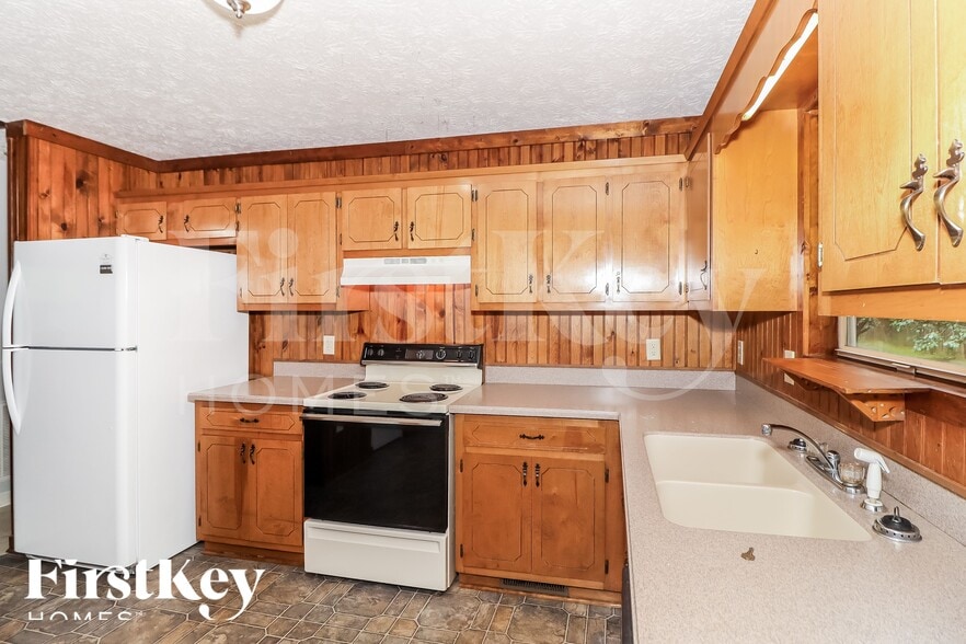 Building Photo - 115 River Trace Dr