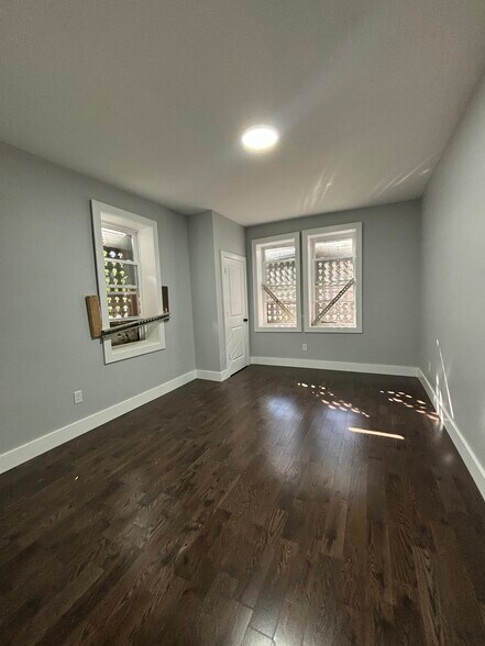 308 Renner Ave 1 - 304-306 Renner Ave
