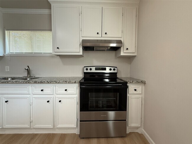 Building Photo - 7427 Avenue I