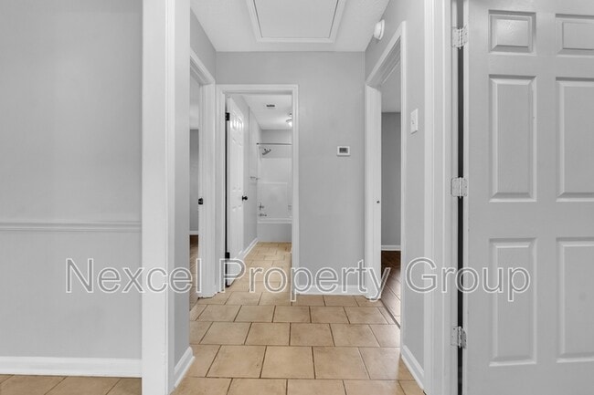 Building Photo - 5809 Lee's Crossing St