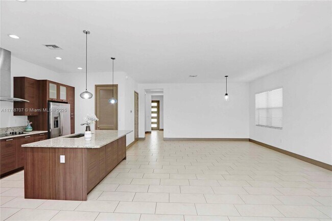 Building Photo - 15957 SW 136 Way