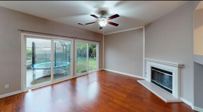 Building Photo - 2638 E Skyview Ave