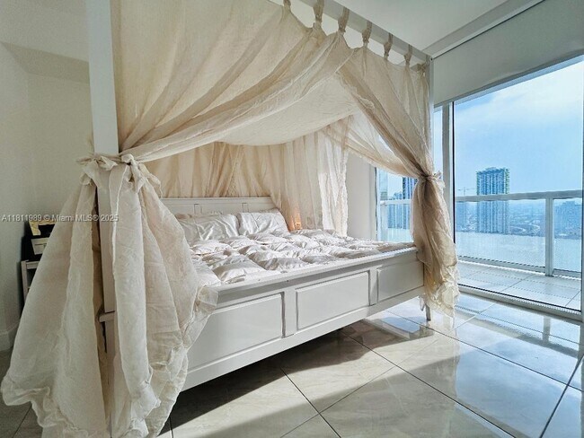 Building Photo - 50 Biscayne Blvd