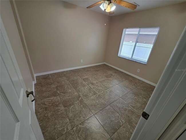 Building Photo - 1644 Dawnview St