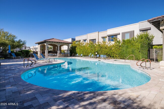 Building Photo - 7349 E Vista Bonita Dr