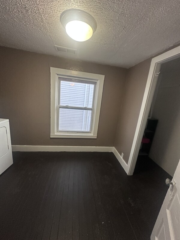 Building Photo - 2114 W 40th St