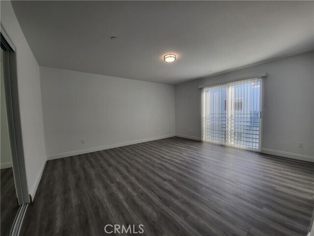 Building Photo - 14614 Vanowen St
