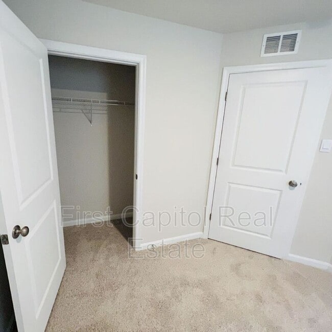 Building Photo - 555 Locust Run Dr