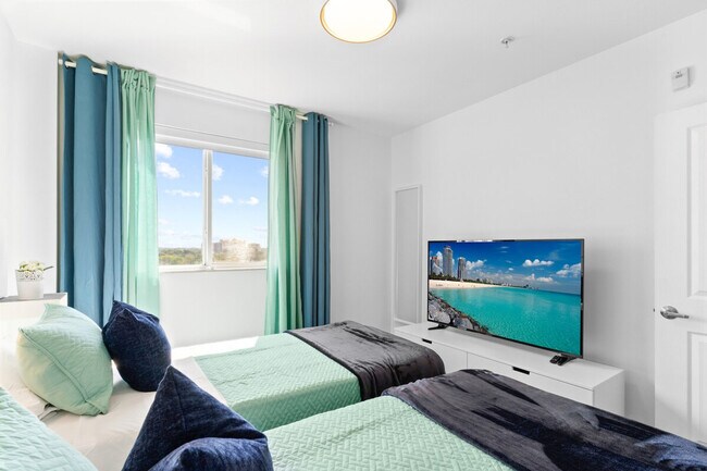 Building Photo - 2280 SW 32nd Ave