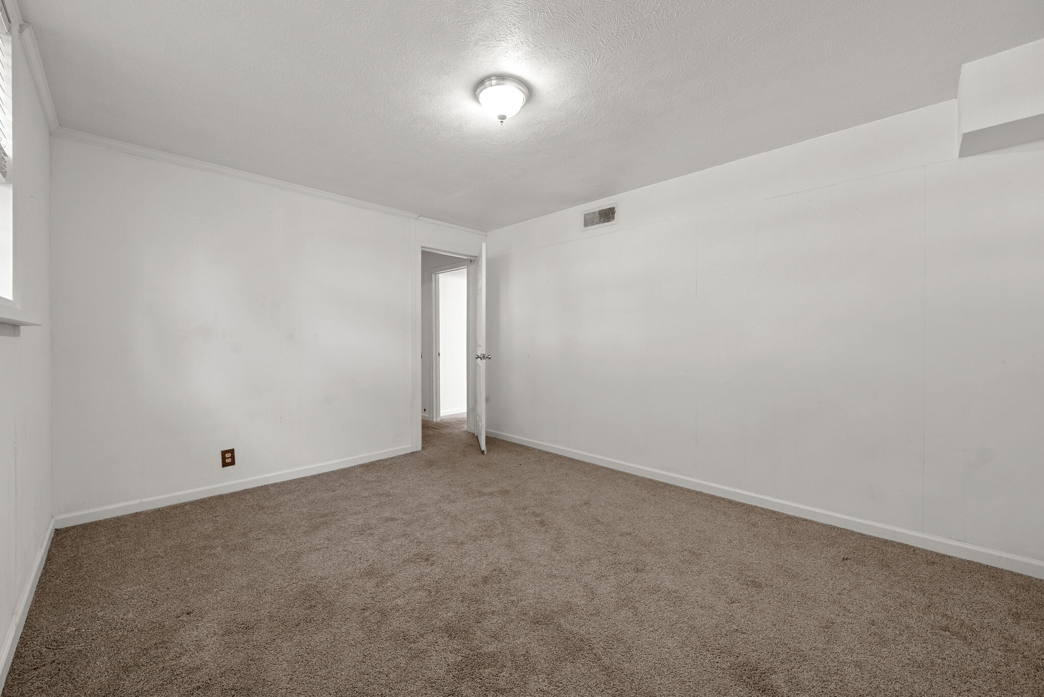 Building Photo - 4807 Jeffery Dr