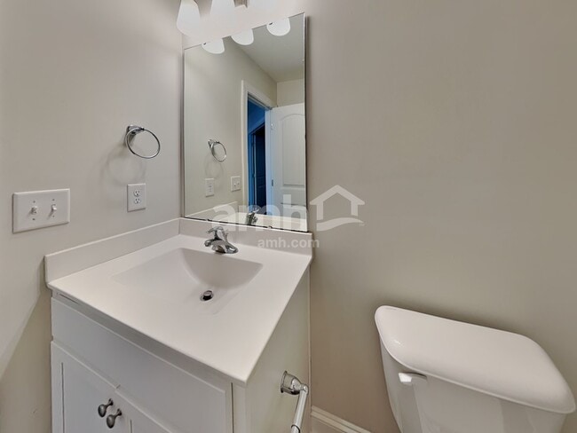 Building Photo - 409 Forest Glen Dr