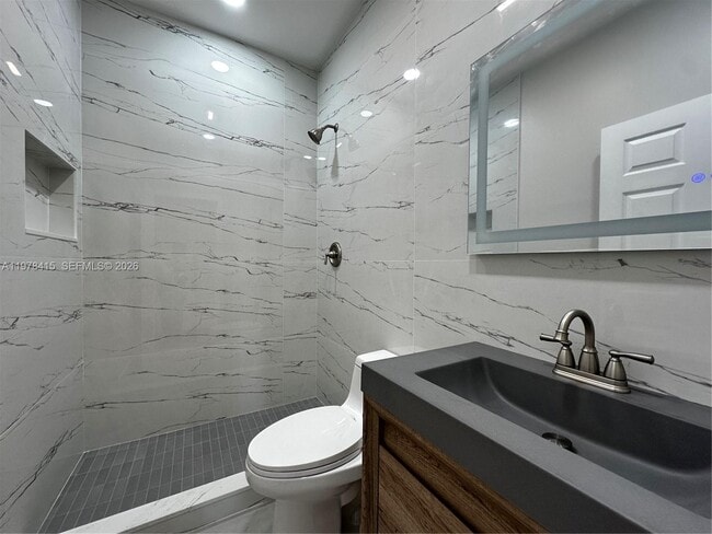 Building Photo - 2243 SW 134th Ave