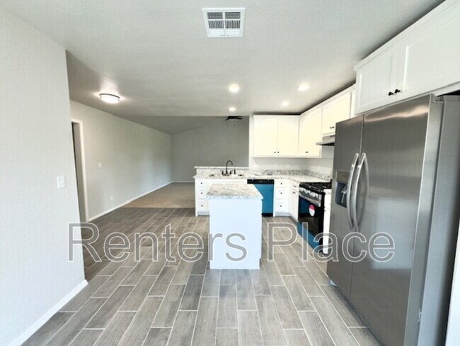 Building Photo - 3607 W Beech