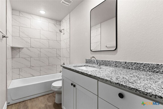 Building Photo - 804 White Meadow Ln