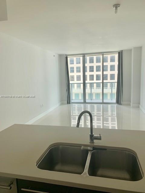 Building Photo - 500 Brickell Ave