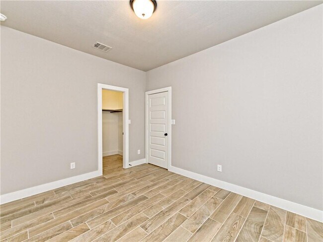 Building Photo - 2621 Franciscana Way