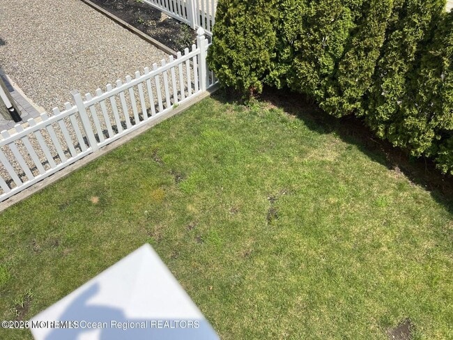 Building Photo - 83 Vanard Dr