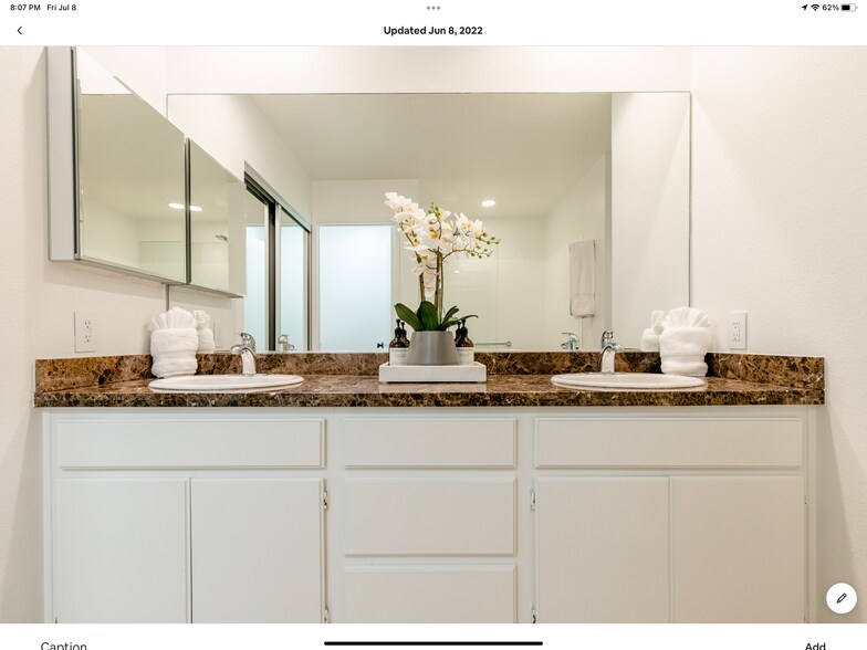 Very large double sink en-suite to the two bed room - 55513 Winged Foot