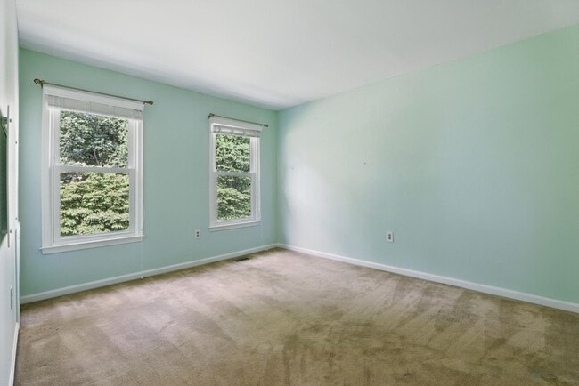 Building Photo - 14720 Peachwood Dr