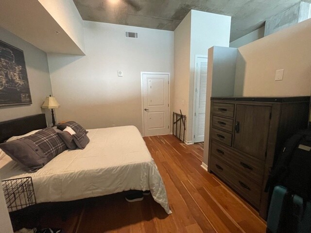 Building Photo - 1700 Bassett St