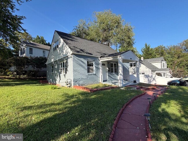 Building Photo - 7124 Quincy Ave
