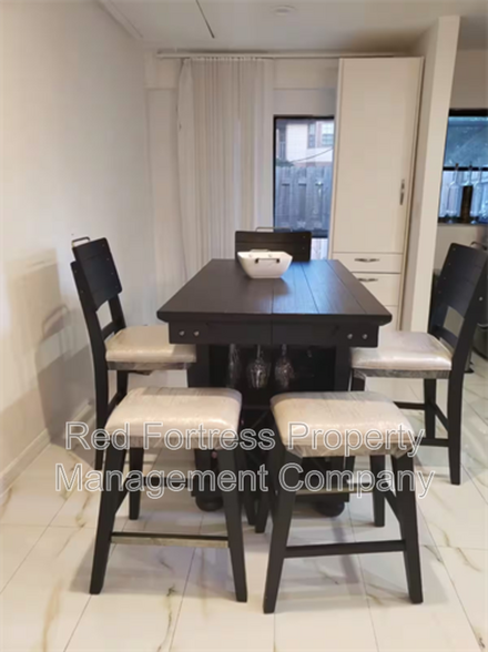 Building Photo - 4465 Little Hickory Rd