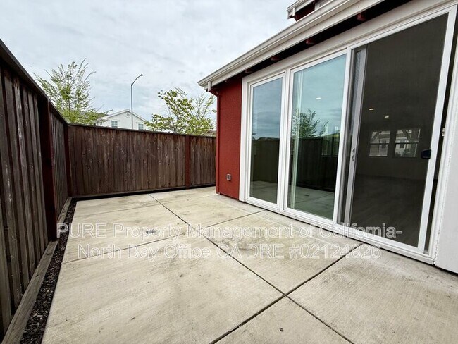 Building Photo - 1823 Pico St