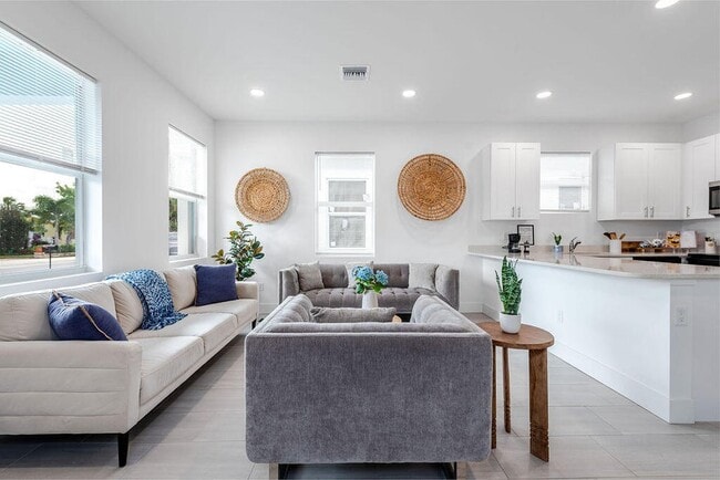 Building Photo - 3675 Saginaw Ave