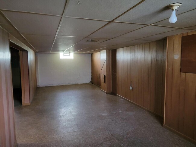 Building Photo - 1358 Pauline Ave