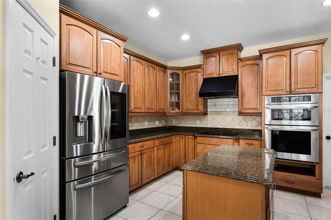 Building Photo - 4905 Legacy Oaks Dr
