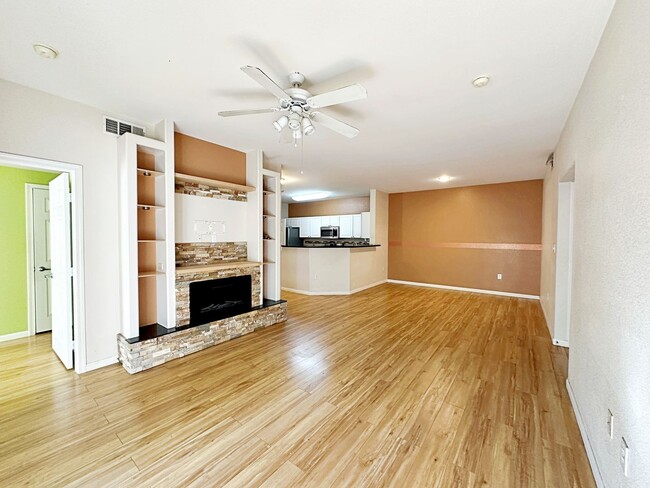 Building Photo - 3 BEDROOM CONDO IN  GUARD GATED COMMUNITY