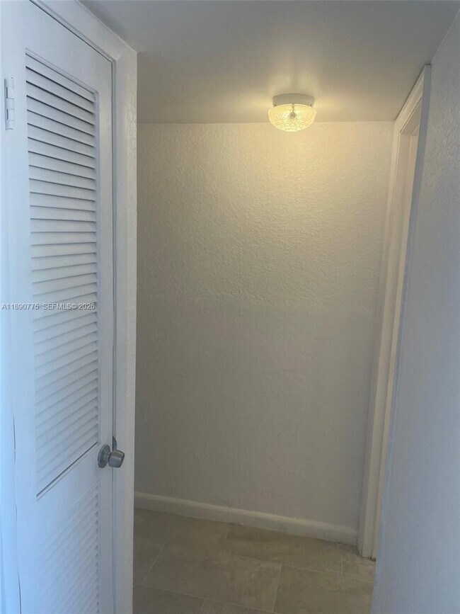 Building Photo - 8500 Sunrise Lakes Blvd