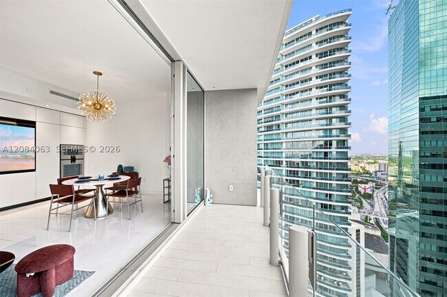 Building Photo - 300 Biscayne Blvd