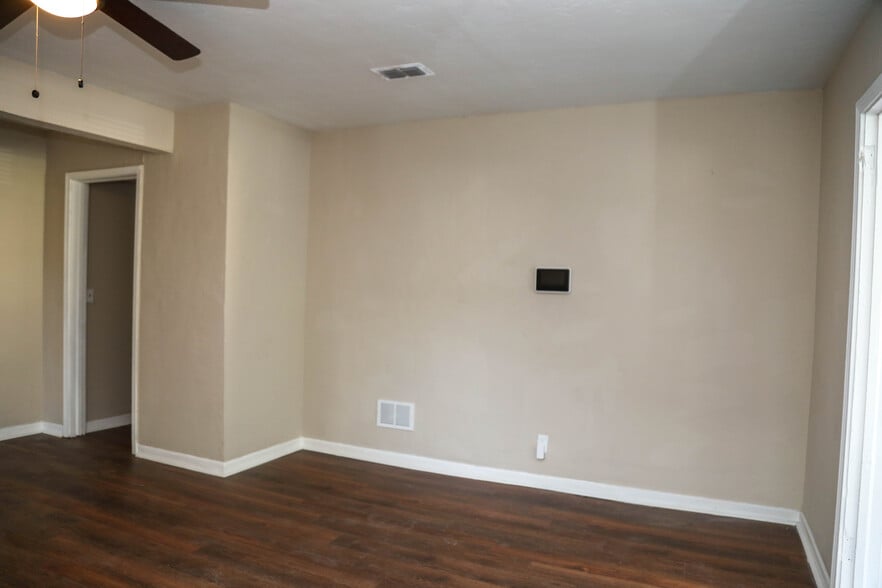 Building Photo - 1831 Bennett St