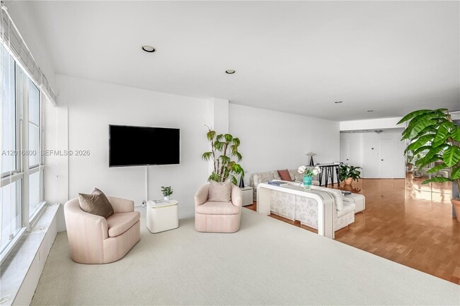 Building Photo - 4925 Collins Ave